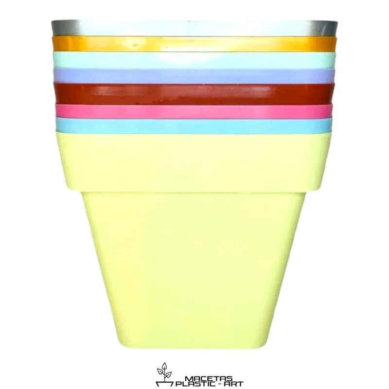 maceta cuadrada de plastico